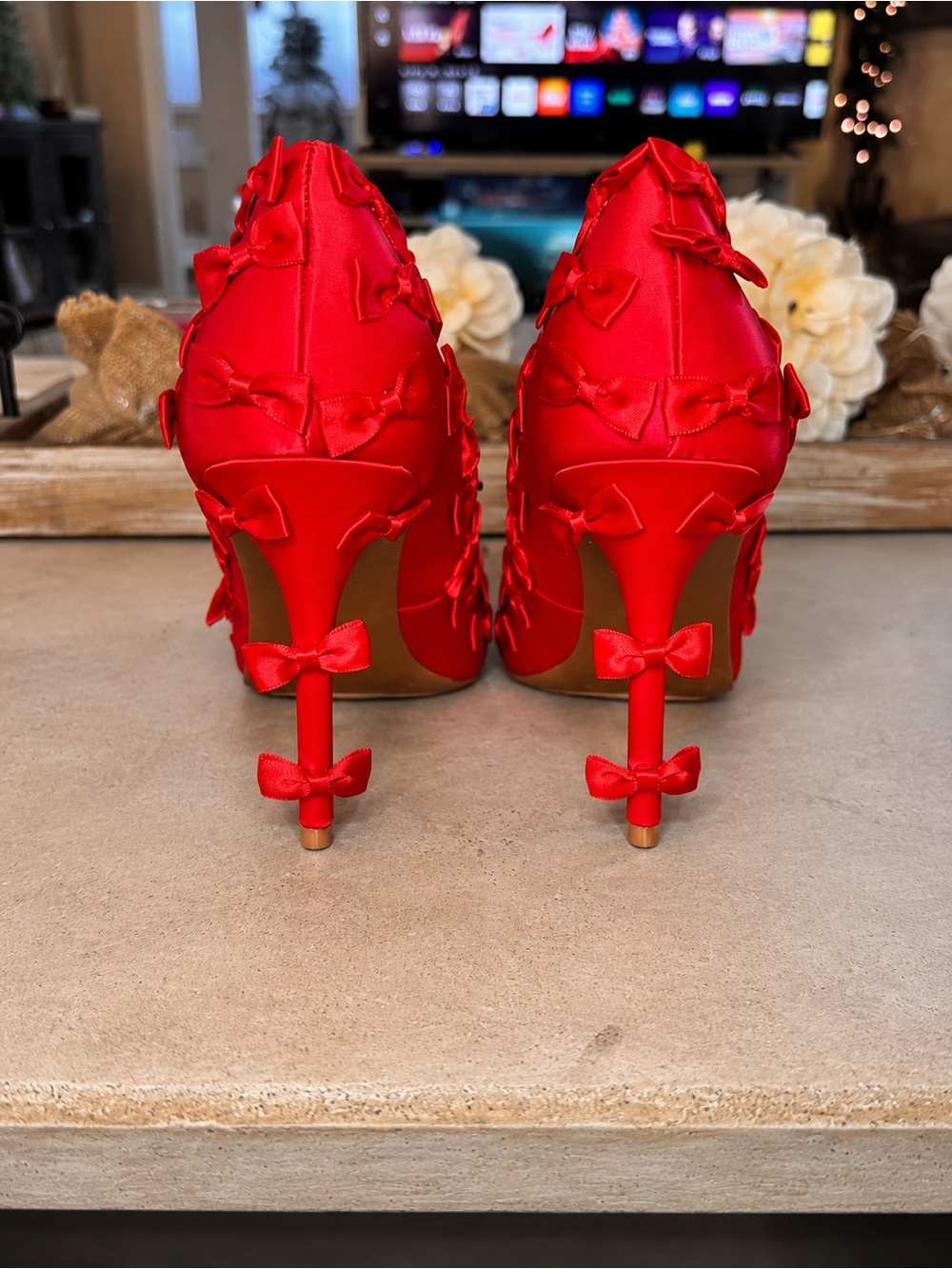 Gianni Bini Red Satin Pointed Pumps with All-Over Bow Detail - Picture 2 of 4